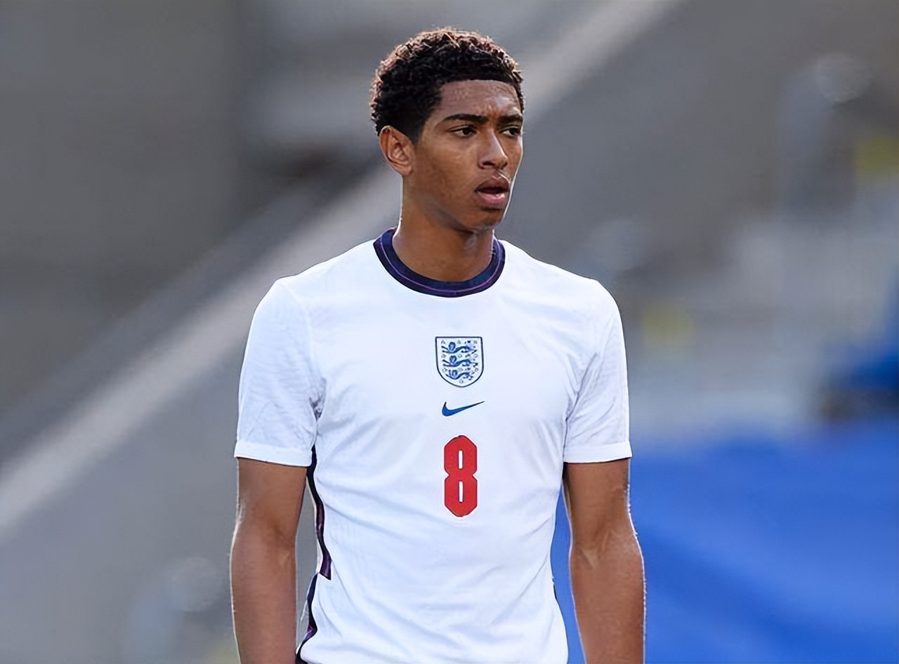 佩林卡：我把里夫斯绝杀森林狼的照片印在高尔夫球上送给了他（佩林卡：把里夫斯绝杀森林狼的瞬间印在高尔夫球上，作为礼物送给他）