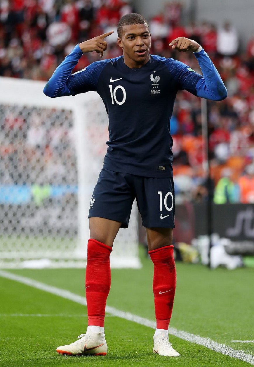 申花迎来2025最后一战，特谢拉、路易斯等多人合同将到期（申花迎战2025收官之战，特谢拉、路易斯等多名球员合同将届满）