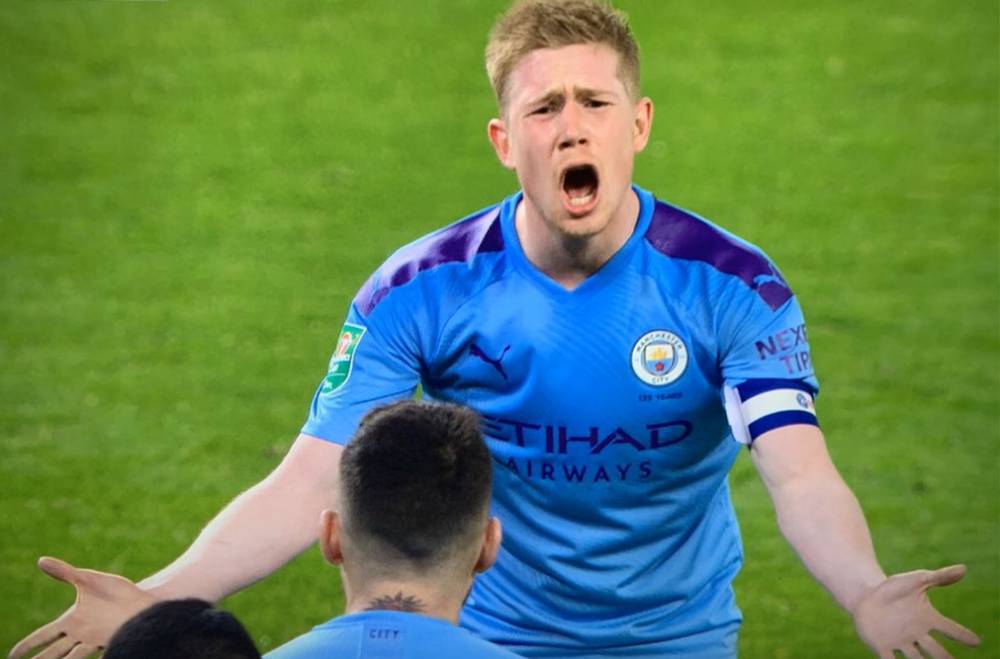 西甲：巴萨主场3-0完胜瓦伦西亚（西甲：巴萨主场三球零封瓦伦西亚）