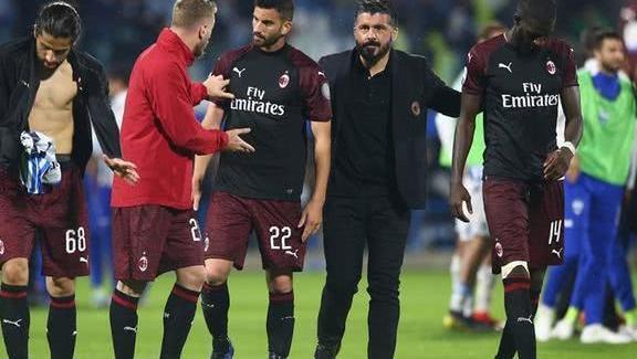 记者：西海岸外援戴维森回巴西接受鼻梁手术，无缘中超末轮（记者：西海岸外援戴维森返巴西做鼻梁手术，将缺席中超收官战）