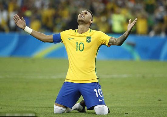 篮球湖人球员场上表现赢得媒体好评（湖人球员赛场发挥获媒体赞誉）