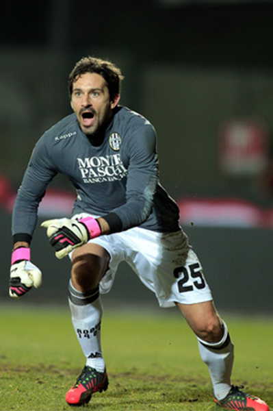 绿茵传承，足球主题文化展“十五运”站在广东美术馆开幕（绿茵传承：“十五运”站足球主题文化展在广东美术馆启幕）