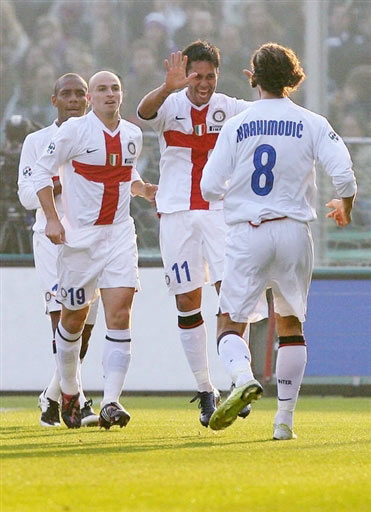 图片报：多特一直密切关注桑乔，正权衡冬窗转会是否合理（图片报：多特持续关注桑乔，评估冬窗引进是否合适）