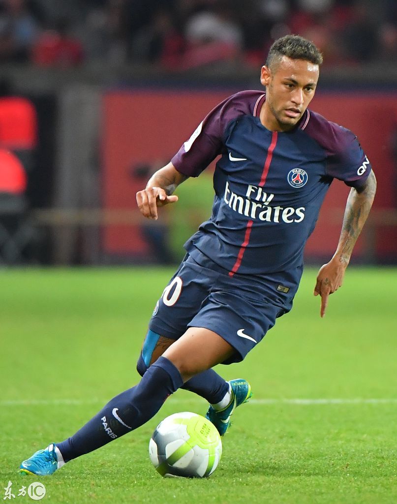 TA跟队：姆巴佩和卡马文加没有参加皇马今天的训练（TA随队记者：姆巴佩与卡马文加缺席皇马今日训练）